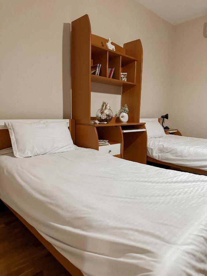 Villa Malo Guesthouse คอร์เชอ ภายนอก รูปภาพ